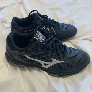 Women’s Size 7 Mizuno Wave Volleyball Tennis Shoes